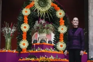 Imagen Sheinbaum dedica ofrenda por Día de Muertos a mujeres del campo
