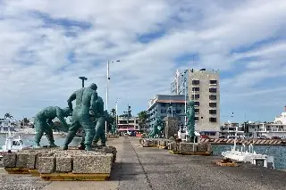 Estatuas del Muelle De La Armada De México ¿cuál es la historia y quién las hizo?