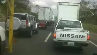 Imagen Hay cierre parcial en carretera Xalapa - Veracruz; este es el motivo 