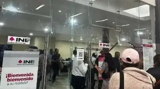 Imagen Destruyen poco más de 100 mil credenciales de elector en Veracruz, ¿Por qué?