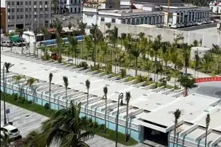 Nueva plaza protege a turistas del sol, viento y lluvia; piden regular ambulantaje