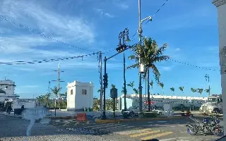 Hay cierre vial en ambos sentidos en zona del Malecón de Veracruz, ¿Por qué? 