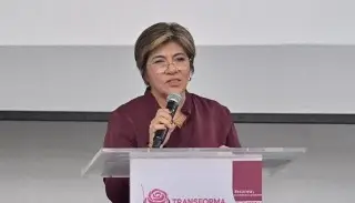 Alcaldesa electa de Veracruz y su equipo se capacitan previo a inicio de gobierno 