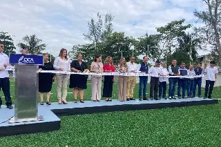 Alcalde de Boca del Río inaugura canchas de fútbol en escuela de la Carranza