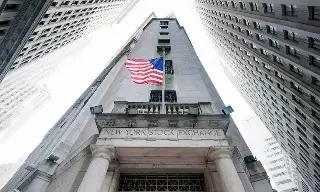 Se desploma Wall Street tras reapertura del gobierno de EU