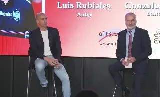 Lanzan huevos a Luis Rubiales, directivo involucrado en el acos0 a Jennifer Hermoso (+Video)