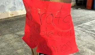 Desnudan y amarran a presunto ladrón menor de edad en Veracruz 