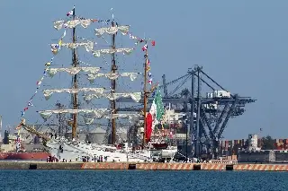 Llega al Puerto de Veracruz el Buque Escuela Cuauhtémoc; checa cuándo podrás visitarlo