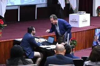 Héctor Yunes confronta a secretario de Finanzas en comparecencia; esto pasó 