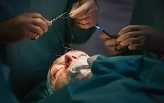 Durango aprueba 'Ley Nicole', contra cirugías estéticas en menores