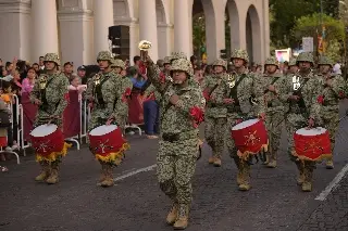 Desfile por el 115 aniversario de la Revolución Mexicana en Xalapa