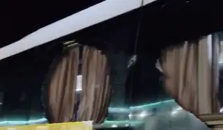 Atacan con piedras a autobús de pasajeros en carretera de Veracruz 