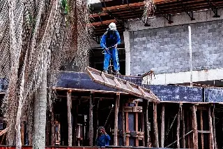 Caída en el sector constructor es menor que en otros inicios de sexenio, según CMIC