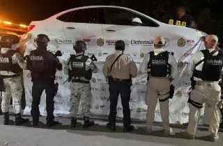 Aseguran automóvil y esto más, en cateo con fuerzas federales en Tierra Blanca