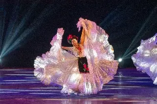Deslumbra gala de danza del Ballet Folklórico de Amalia Hernández en Veracruz (+fotos) 