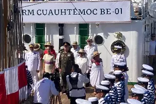 Imagen Sheinbaum rinde homenaje a cadetes fallecidos e inaugura obras durante visita a Veracruz