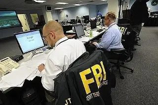FBI investiga a seis demócratas que instaron a militares a no cumplir 'ordenes ilegales'