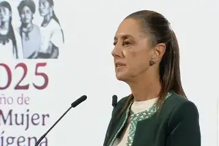 Sheinbaum pide a FGR informar si existe investigación contra dueño de Miss Universo