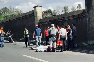 Sale en moto a comprar el regalo de su hijo y muere; ocurrió cerca de Xalapa
