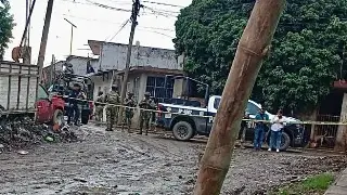 Hallan granada de mortero entre desechos de la inundación en Poza Rica, Veracruz