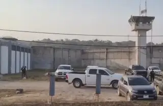 Mueren 2 internos por explosión e incendio en penal de Puerto Vallarta, Jalisco