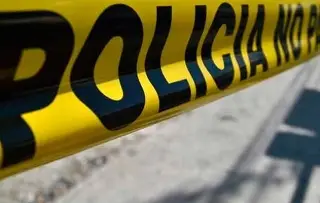 Atropellan a dos policías mientras custodiaban área donde se halló a un fallecido en Medellín
