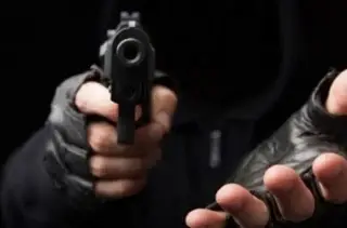 Despojan a trabajadores de 50 mil pesos que retiraron de banco en Veracruz; hubo disparos