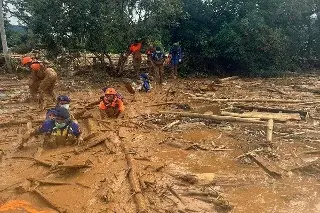 Deja más 600 muertos temporal que mantiene bajo el agua Indonesia, Tailandia y Sri Lanka