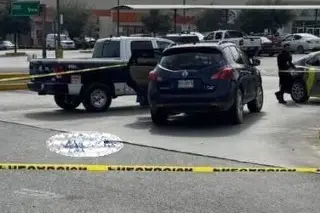 Muere bebé tras caer de camioneta y ser atropellado por su madre en NL