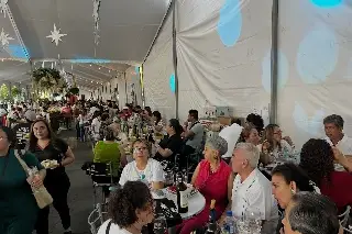 Imagen Arranca con éxito la Verbena del Vino en Veracruz; continúa hoy domingo (+fotos)