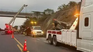 Tome precauciones, hay cierre parcial de circulación en carretera de Veracruz 