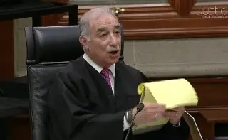 Increpan al exministro Pérez Dayán por reforma judicial: ‘¿Valió la pena cambiar su voto?’