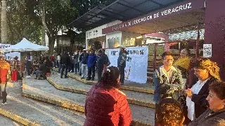 Amanece tomada la SEV