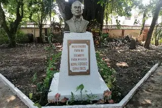 Retomarán ceremonia por aniversario luctuoso de Don Adolfo Ruiz Cortines en Veracruz