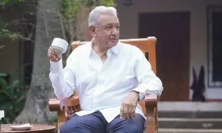 Reaparición de AMLO es señal de que sigue tomando decisiones en el país: Politólogo 