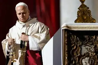 Sheinbaum planea llamada para invitar al Papa León XIV a visitar México