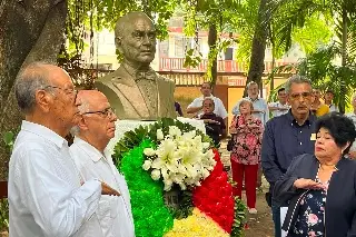Conmemoran el 52 aniversario luctuoso del expresidente Adolfo Ruiz Cortines en Veracruz