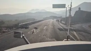 Motociclista grave tras derrapar en la autopista Puebla–Orizaba