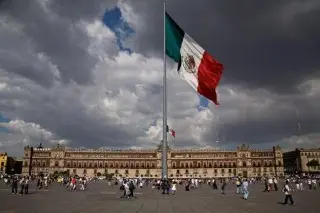 Analistas disminuyen a 0.4% la estimación de crecimiento del PIB de México en 2025