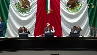 Aprueba Congreso de Veracruz la renuncia de fiscal Verónica Hernández Giadáns