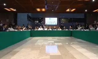 Imagen Diputados aprueban en comisiones iniciativa presidencial sobre reforma arancelaria