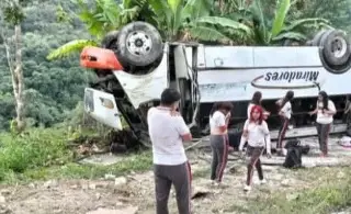 Investigan volcadura de camión donde murió una estudiante en Emiliano Zapata