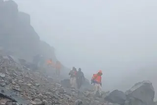 Rescatan a grupo de montañistas perdidos en el Pico de Orizaba desde el domingo