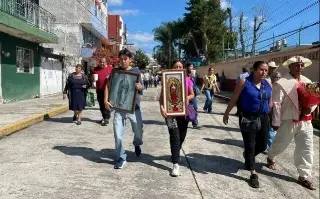 Imagen Comercio y fe inundan las calles del barrio El Dique en Xalapa, Veracruz 