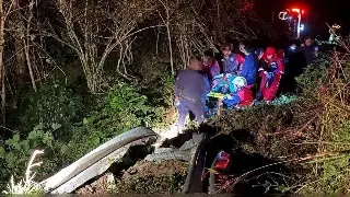 Deja volcadura de autobús 5 muertos y más de 20 heridos en Hidalgo