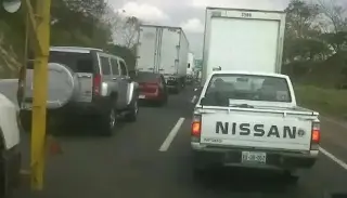Se registra cierre parcial del circulación en autopista de Veracruz