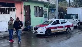 Ciclista lesionado tras chocar con un taxi en Veracruz 