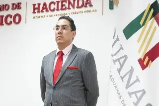 Destituyen a funcionario de Aduanas que investigaba casos de huachicol
