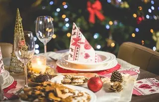 ¿Cómo evitar excesos en comidas y bebidas durante posadas y fiestas navideñas? 