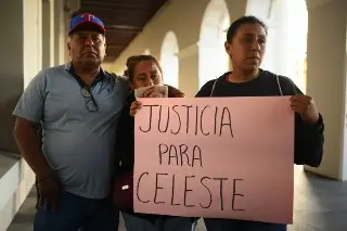 Imagen Familiares de víctimas exigen reparar carretera tras accidente en Emiliano Zapata, Veracruz